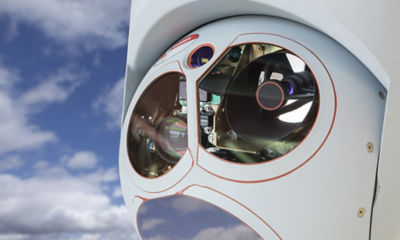 无人机摄像头和传感器吊舱模块的特写镜头。